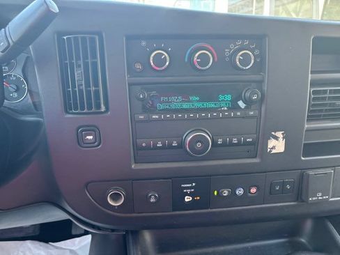 Used 2020 Chevrolet Express 3500 LT w/ LT Preferred Equipment Group RWD image 31