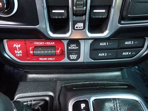 Used 2024 Jeep Gladiator Rubicon w/ Convenience Group AWD/4WD image 20