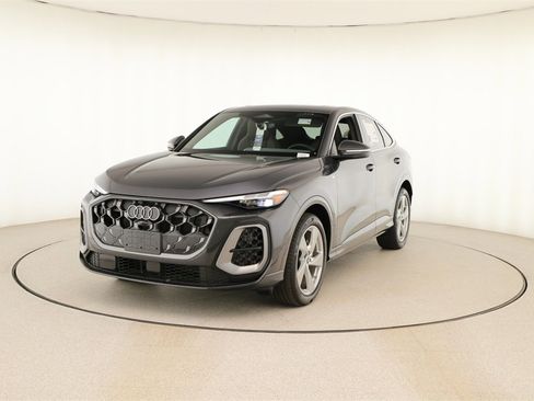 New 2025 Audi Q5 Prestige image 12