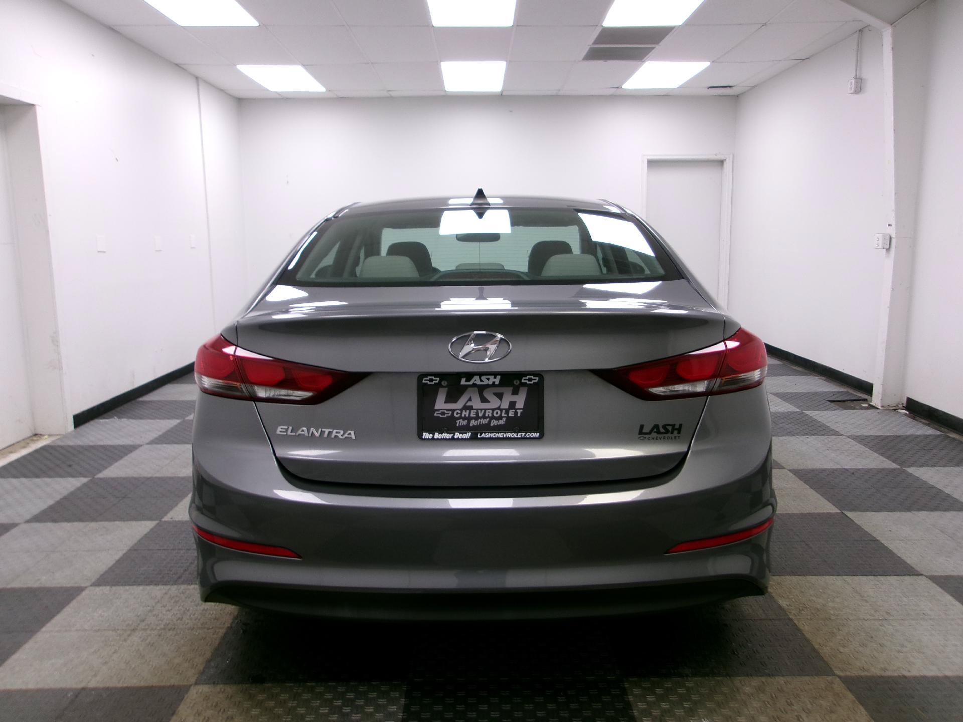 Used 2018 Hyundai Elantra Value Edition FWD image 14