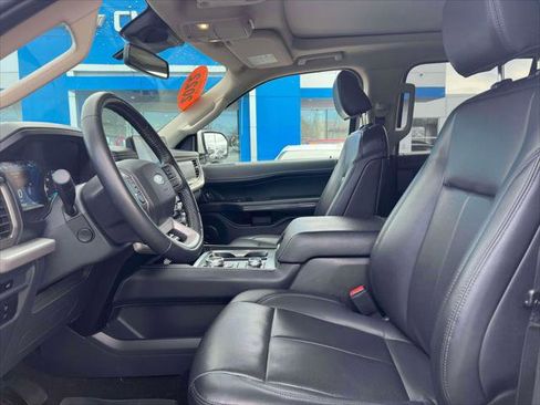 Used 2022 Ford Expedition XLT image 16