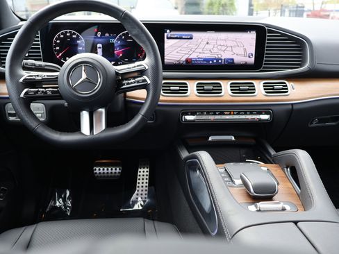 Certified 2025 Mercedes-Benz GLS 450 4MATIC image 22