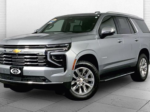 Used 2025 Chevrolet Tahoe Premier AWD/4WD image 12