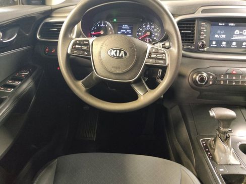 Used 2019 Kia Sorento LX image 22
