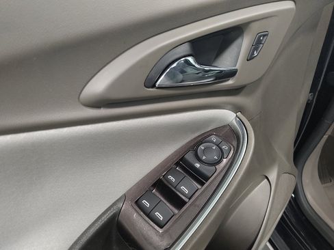 Used 2021 Chevrolet Malibu LT FWD image 27