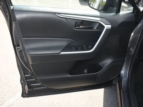 Certified 2023 Toyota RAV4 LE image 9