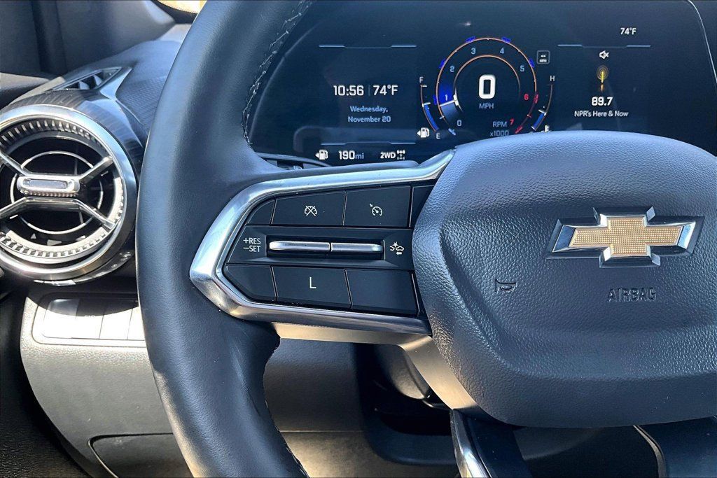 Used 2025 Chevrolet Equinox LT AWD/4WD image 14