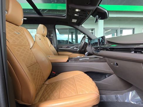 Used 2022 Cadillac Escalade ESV Sport w/ Touring Package image 26