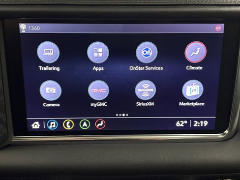 Used 2021 GMC Yukon XL Denali w/ Denali Premium Package image 17