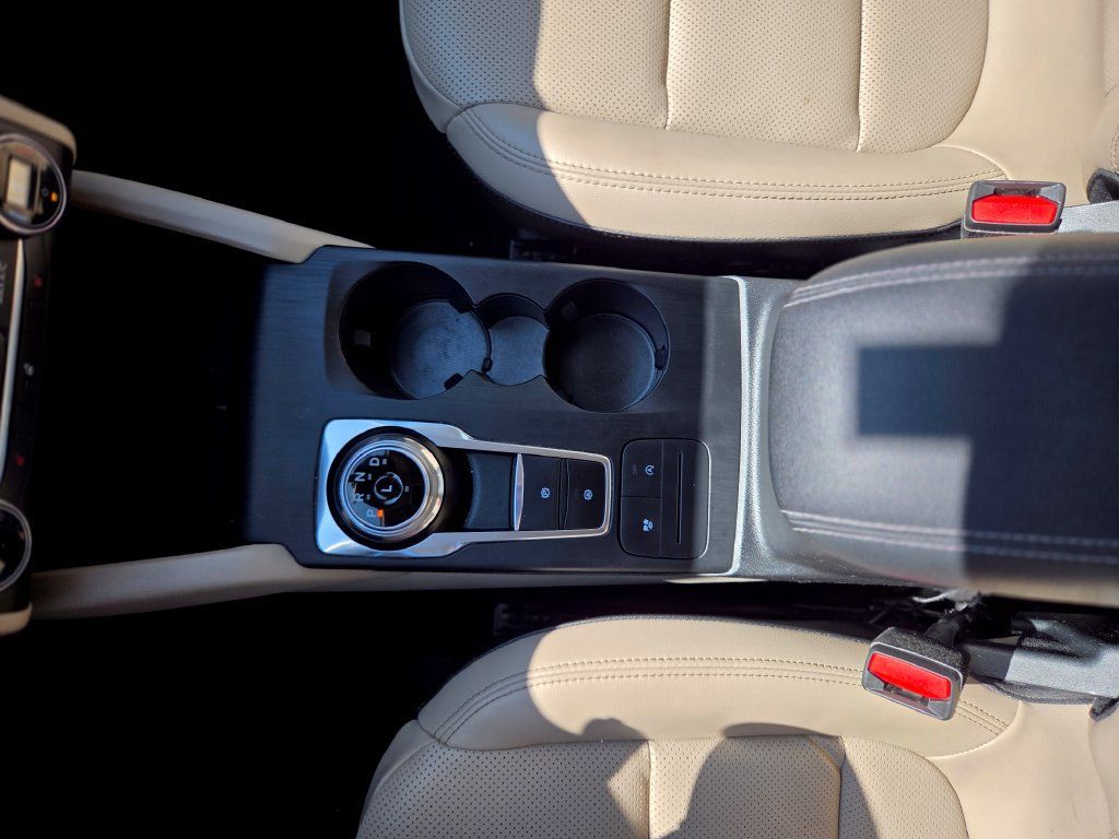 Certified 2020 Ford Escape SEL FWD image 27