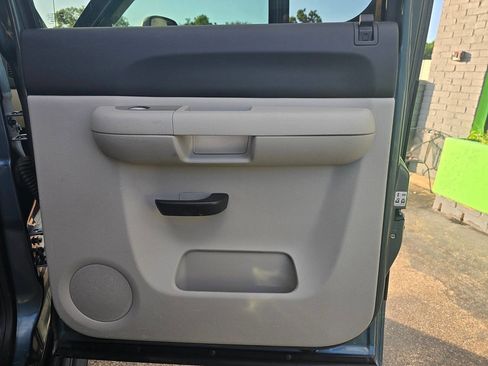 Used 2008 Chevrolet Silverado 2500 LT w/ 1LT Convenience Package image 18