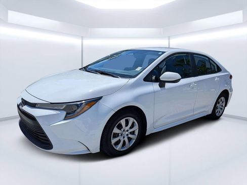 Used 2023 Toyota Corolla LE FWD image 7