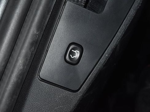Used 2017 Dodge Grand Caravan GT FWD image 32