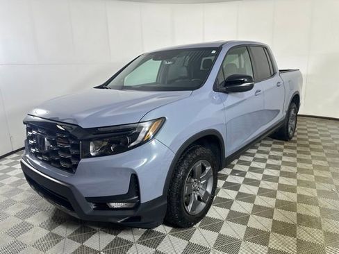 Used 2025 Honda Ridgeline TrailSport image 3