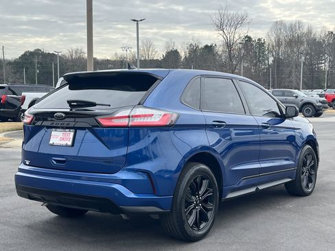 Certified 2023 Ford Edge SE w/ Black Appearance Package image 3