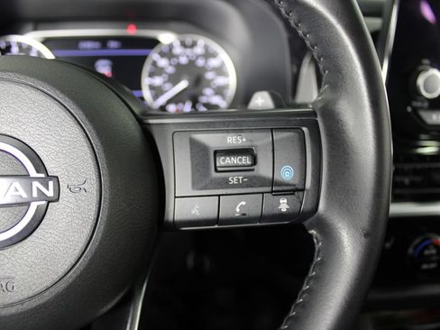 Certified 2025 Nissan Pathfinder SV FWD image 26