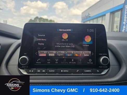 Used 2025 Nissan Rogue SV FWD image 19