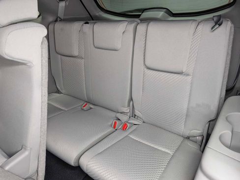 Used 2019 Toyota Highlander LE image 18