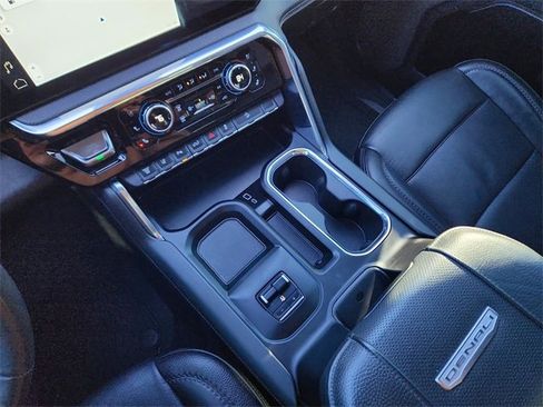 Used 2024 GMC Sierra 2500 Denali w/ Denali Reserve Package image 13