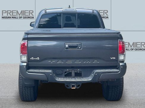 Used 2016 Toyota Tacoma Limited w/ Towing Package AWD/4WD image 6