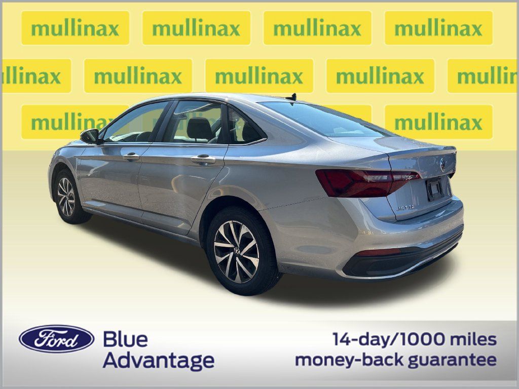 Used 2024 Volkswagen Jetta S FWD image 3