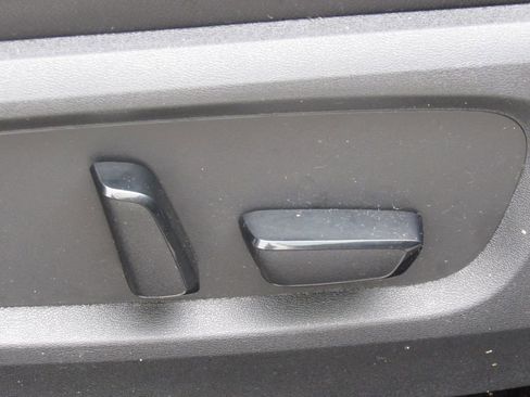 Used 2022 Nissan Pathfinder SL AWD/4WD image 21