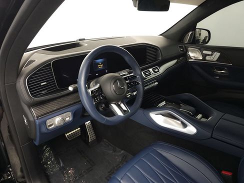 Used 2025 Mercedes-Benz GLS 63 AMG 4MATIC image 9