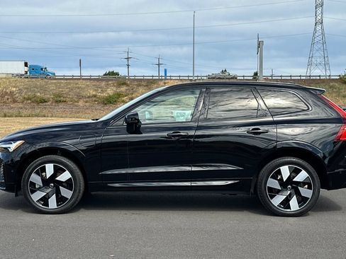 Used 2023 Volvo XC60 T8 Ultimate w/ Climate Package AWD/4WD image 6