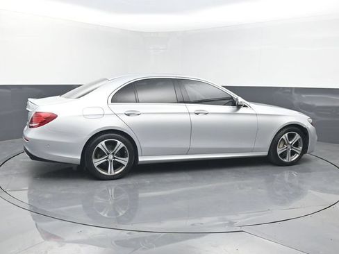Used 2017 Mercedes-Benz E 300 4MATIC image 30