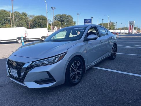 Used 2022 Nissan Sentra SV image 3