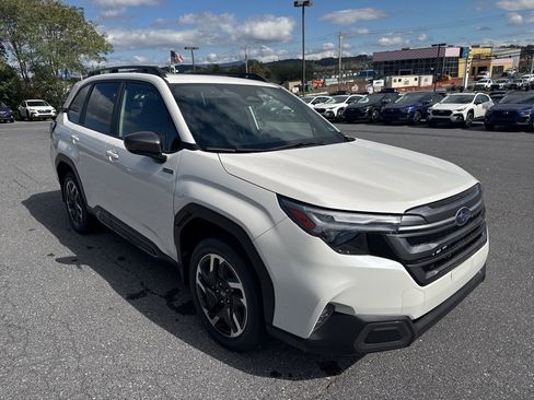 New 2025 Subaru Forester Limited w/ Popular Package image 8