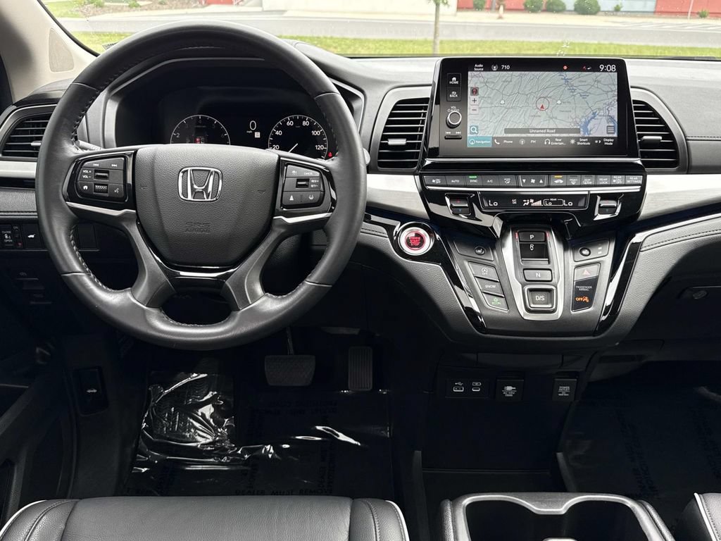 Used 2025 Honda Odyssey Touring image 3