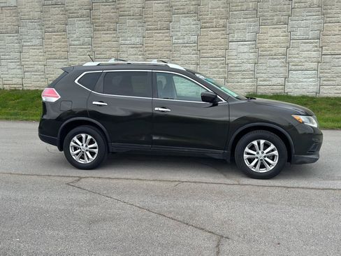 Used 2016 Nissan Rogue SV FWD image 8