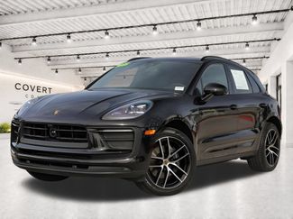 Used 2025 Porsche Macan AWD/4WD video 3