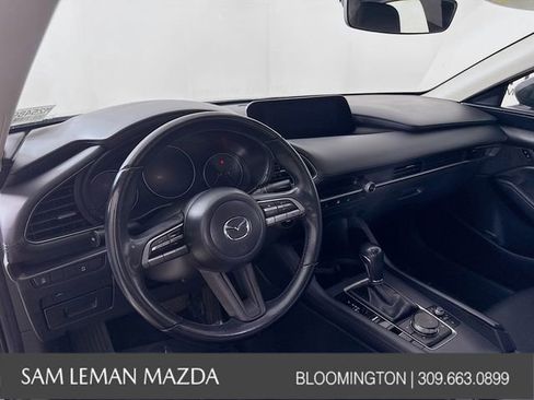 Used 2022 MAZDA MAZDA3 s FWD image 9