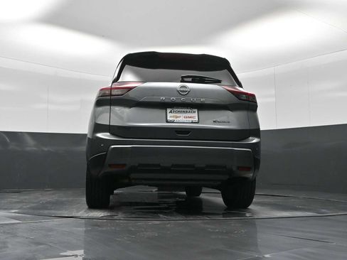Used 2024 Nissan Rogue SL image 24