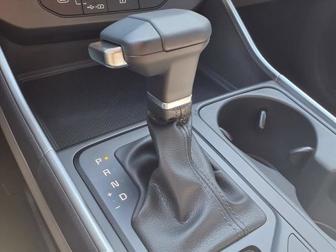 Used 2026 Kia Carnival FWD image 6