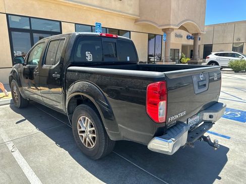 Used 2016 Nissan Frontier SV RWD image 4