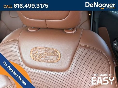 Used 2019 Jeep Cherokee Overland w/ Technology Group AWD/4WD image 11
