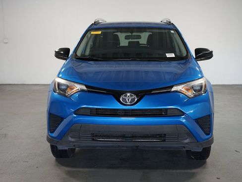 Used 2016 Toyota RAV4 LE image 2