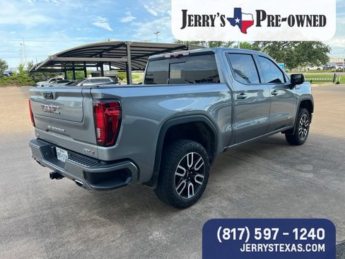 Used 2024 GMC Sierra 1500 AT4 w/ Technology Package AWD/4WD image 4