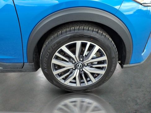 Used 2024 Nissan Kicks SR FWD image 10