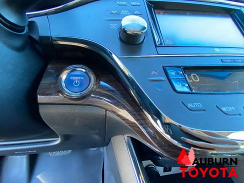 Used 2014 Toyota Avalon Limited w/ Technology Package FWD image 40