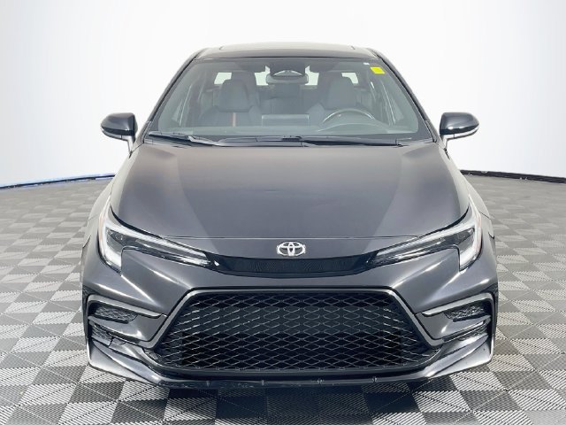 Used 2024 Toyota Corolla SE w/ SE Premium Package FWD image 3