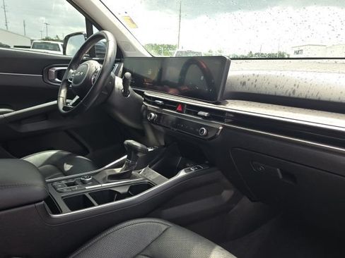Used 2024 Kia Sorento EX w/ Panoramic Sunroof Package FWD image 24