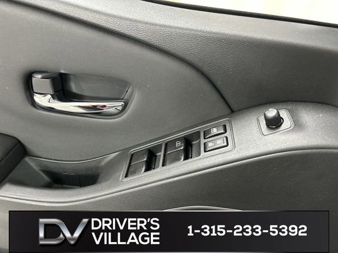 Used 2024 Nissan Frontier SV w/ SV Convenience Package AWD/4WD image 11