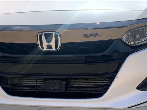 Used 2018 Honda Accord Sport image 30