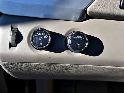 Used 2018 GMC Yukon XL SLT image 27