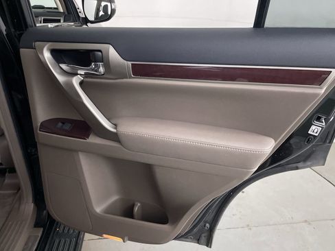 Used 2019 Lexus GX 460 Premium AWD/4WD image 25
