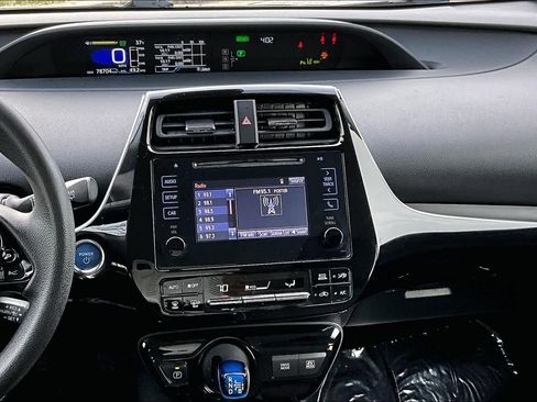 Used 2019 Toyota Prius LE image 6